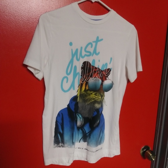Circo Tops - "Just Chillin" Circo Cat Graphic T XL/TG 16